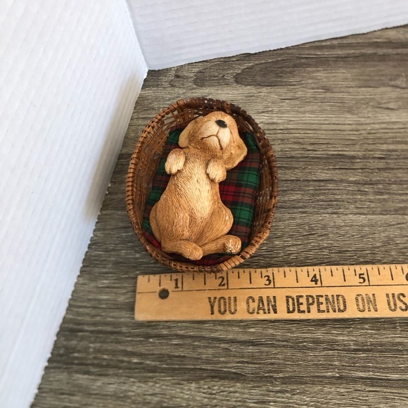 Vintage Sandicast Dog Figurine in Bed - Picture 9 of 13